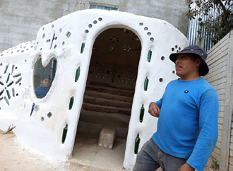 Guatemala: Don Romeo y su pasión por el reciclaje